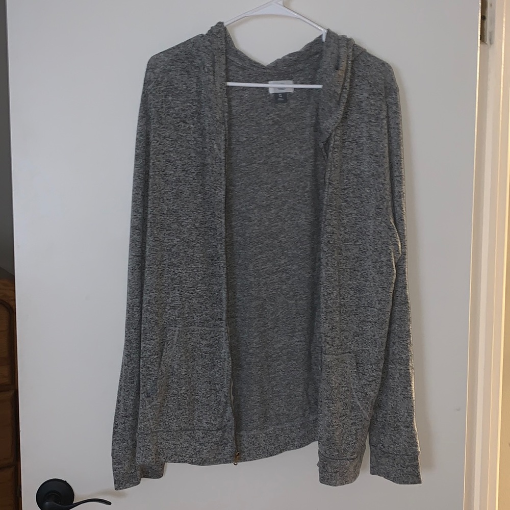 Women’s gray zippered hoodie sweater